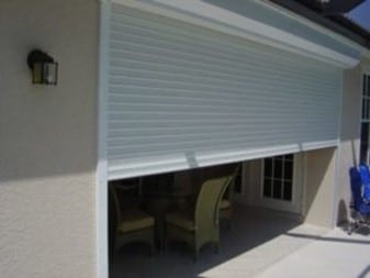 Securing your garage during a hurricane